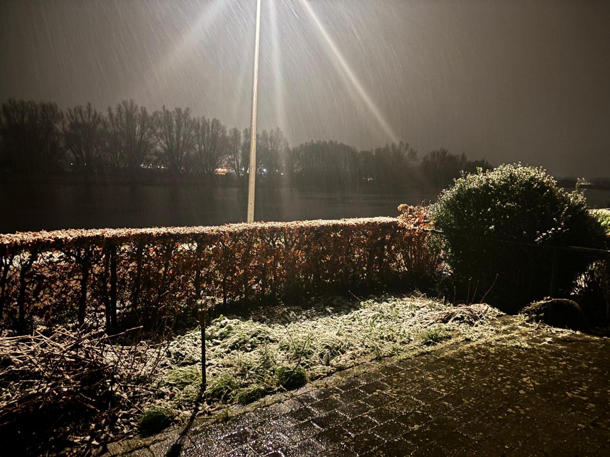 Thuiskomen, Genieten Aan Het Water Maaseik Eksteriør billede