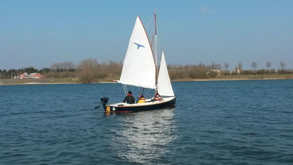 Thuiskomen, Genieten Aan Het Water Maaseik Eksteriør billede