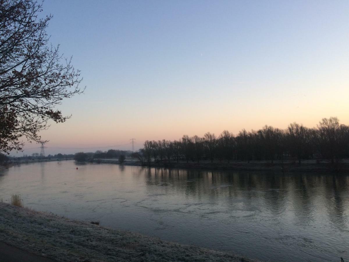 Thuiskomen, Genieten Aan Het Water Maaseik Eksteriør billede